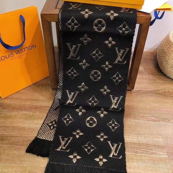 ๐โจAUTHENTICโจ๐Louis Vuitton scarf - Picture 6 of 7